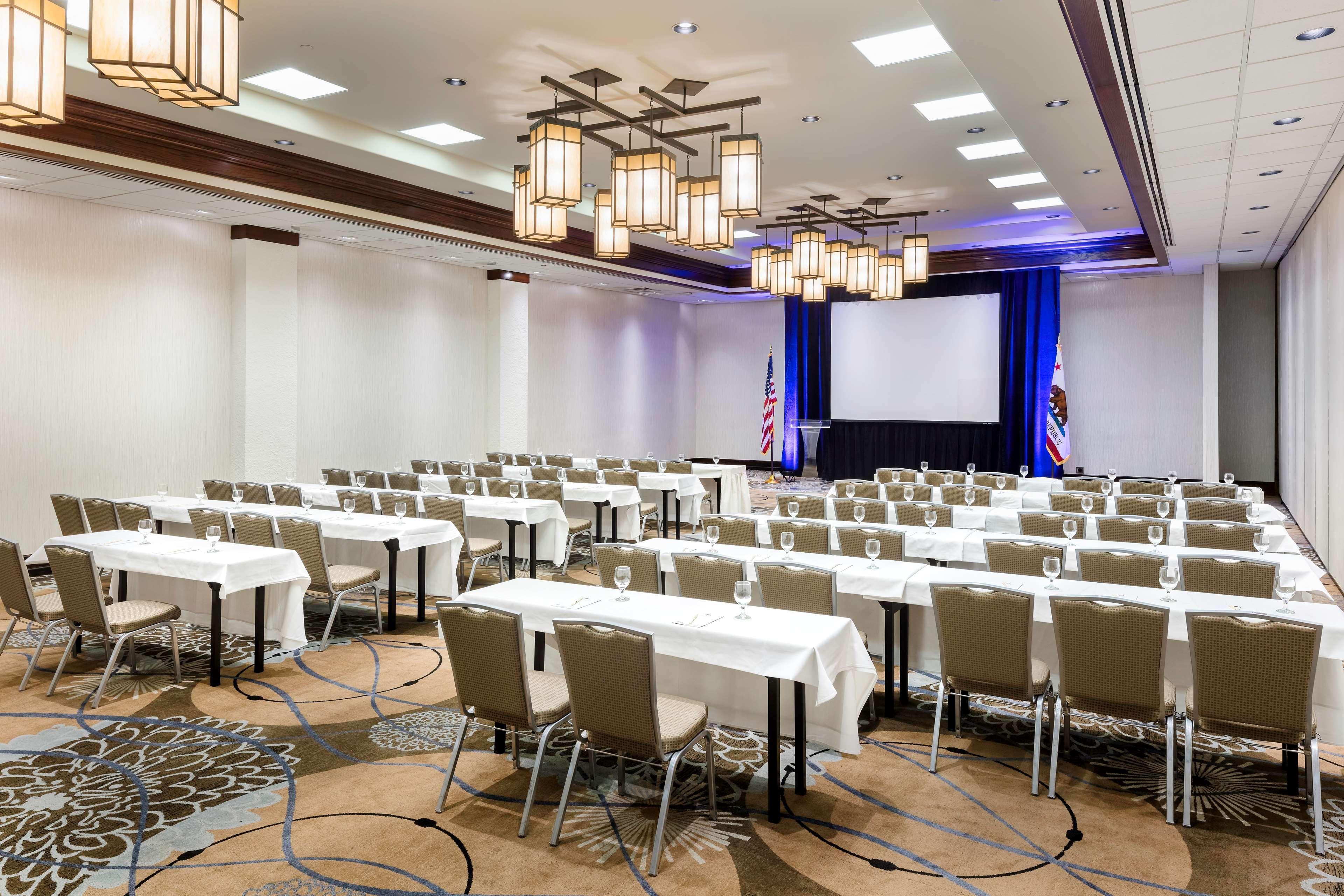 Doubletree By Hilton Ontario Airport Hotell Eksteriør bilde