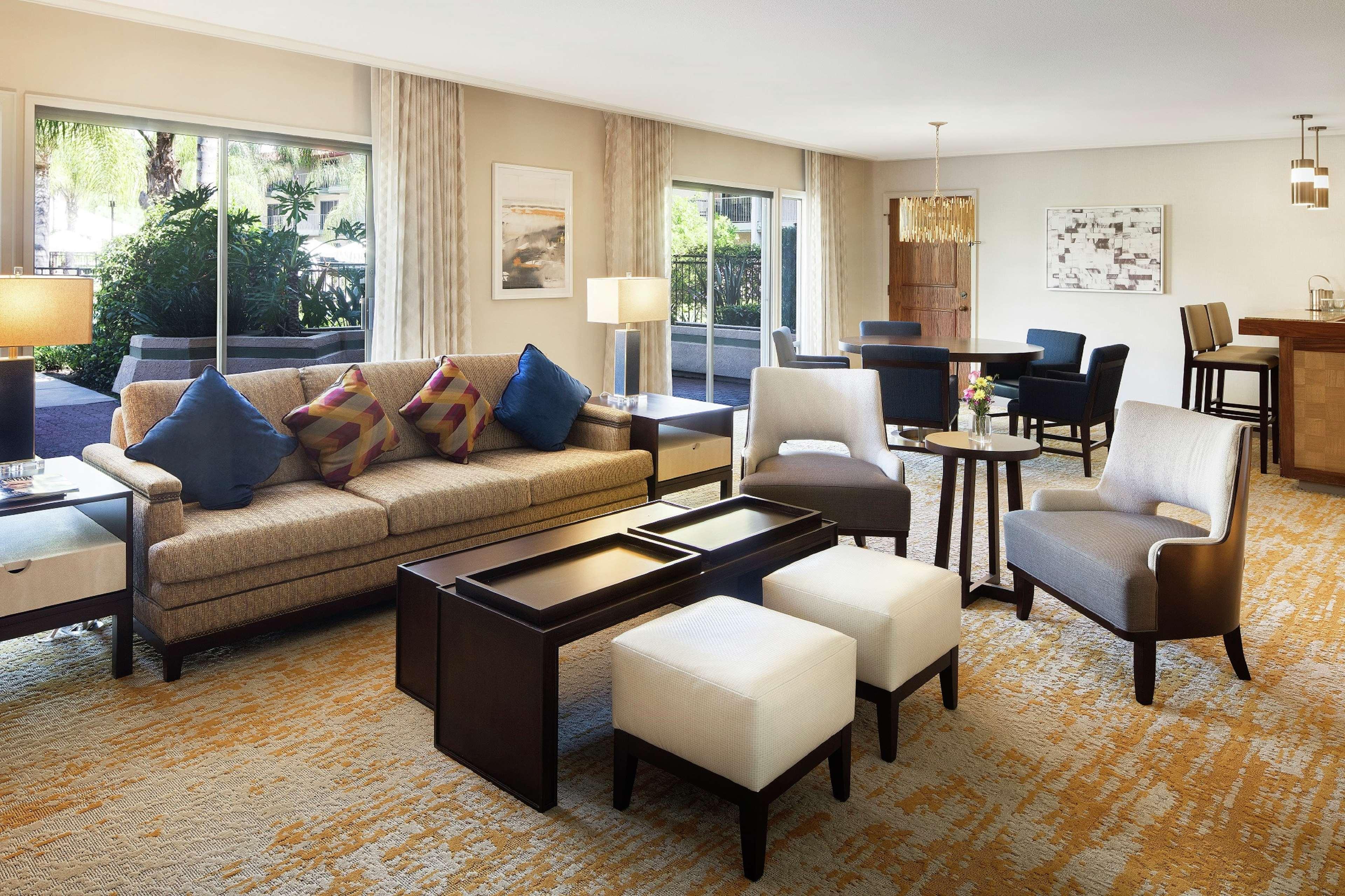 Doubletree By Hilton Ontario Airport Hotell Eksteriør bilde