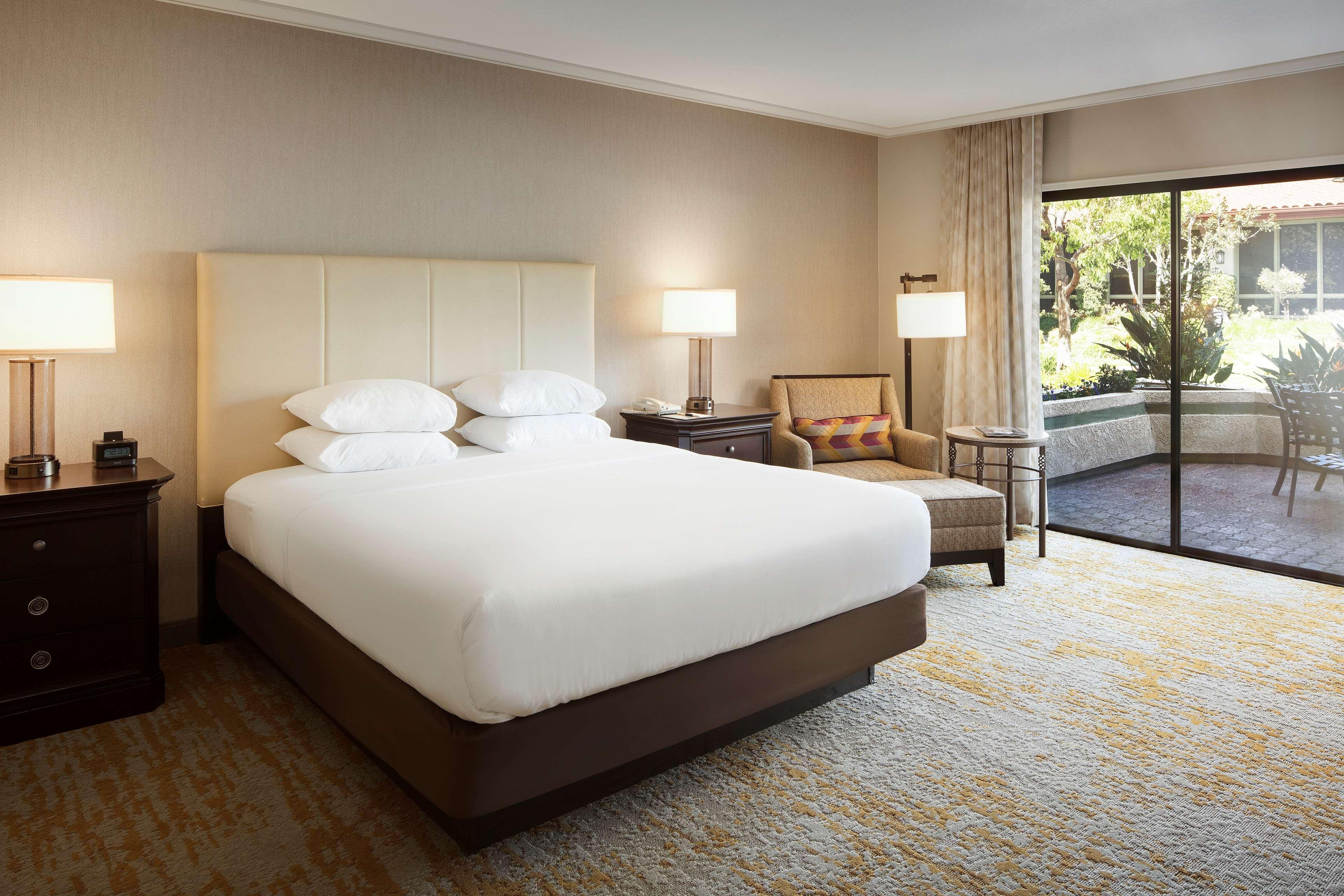 Doubletree By Hilton Ontario Airport Hotell Eksteriør bilde